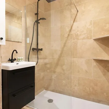 Pour 2 Personnes Aux Portes Du Marais Apartment *